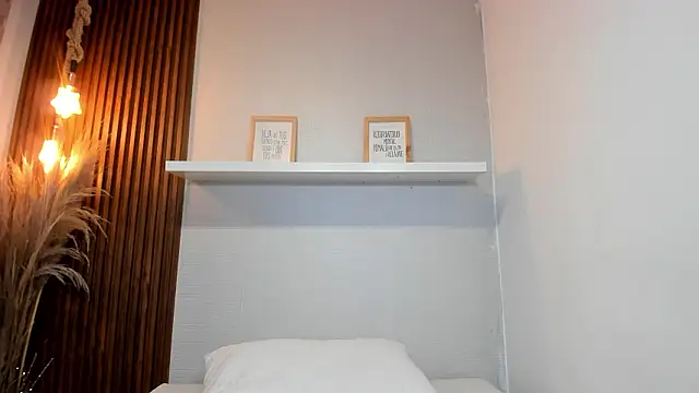 LANA-JONNES online show from March 13, 12:50 am