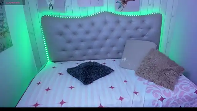 tamara colliins  online show from March 21, 3:44 am