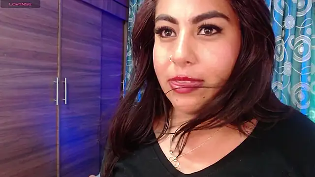 gatuwildhott online show from January 12, 6:06 am