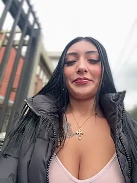 Snapshot of Kathy_bella18 chatting on December 2, 1:39 pm Kathy bella18 online show from December 2, 1:39 pm