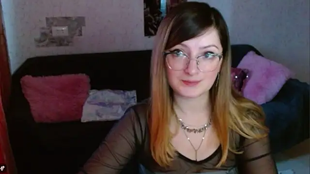 Snapshot of Arielsssplash chatting on November 26, 8:04 am Arielsssplash online show from November 26, 8:04 am