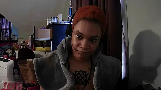 nickytheehawtie online show from April 28, 6:24 pm