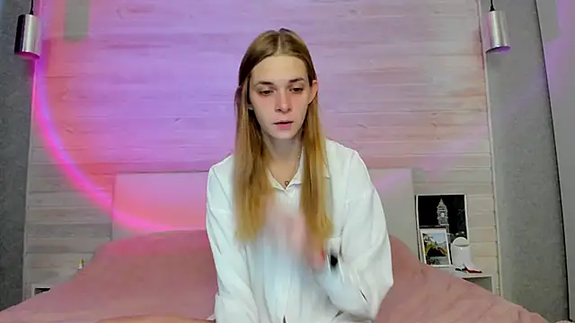 Snapshot of molly_hunt_ chatting on November 11, 4:12 am molly hunt online show from November 11, 4:12 am