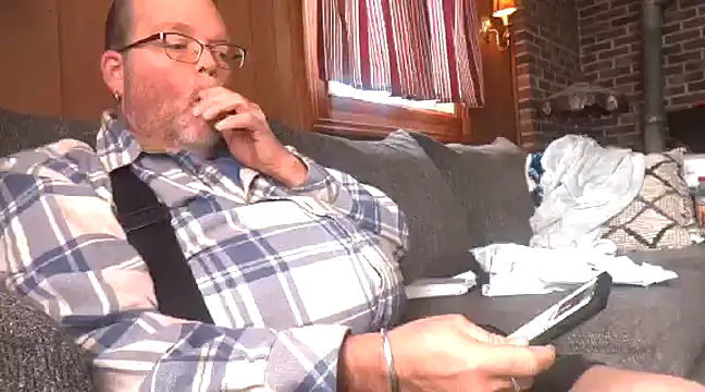 Snapshot of mrwizard4570 chatting on December 23, 7:41 pm mrwizard4570 online show from December 23, 7:41 pm