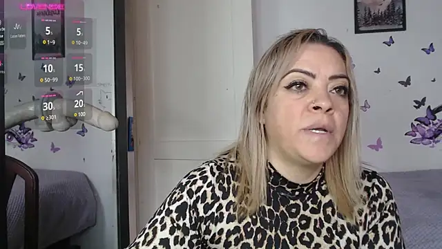 LIila28six online show from January 28, 4:41 pm