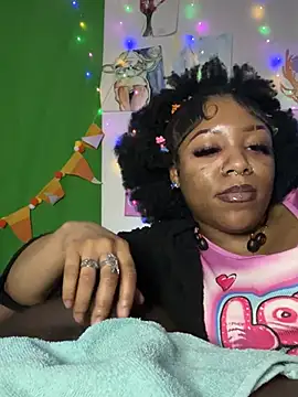 Snapshot of Kayyummy98 chatting on December 13, 9:24 am Kayyummy98 online show from December 13, 9:24 am