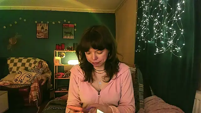 Snapshot of ClancyMorissey chatting on February 14, 7:10 pm ClancyMorissey online show from February 14, 7:10 pm