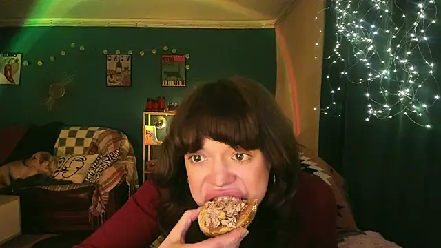 Snapshot of ClancyMorissey chatting on March 6, 6:48 pm ClancyMorissey online show from March 6, 6:48 pm