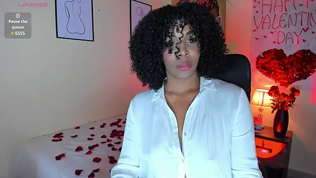 Snapshot of AitanaBrown_ chatting on February 14, 10:25 pm AitanaBrown online show from February 14, 10:25 pm