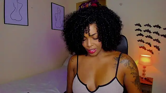 Snapshot of AitanaBrown_ chatting on October 30, 9:37 pm AitanaBrown online show from October 30, 9:37 pm