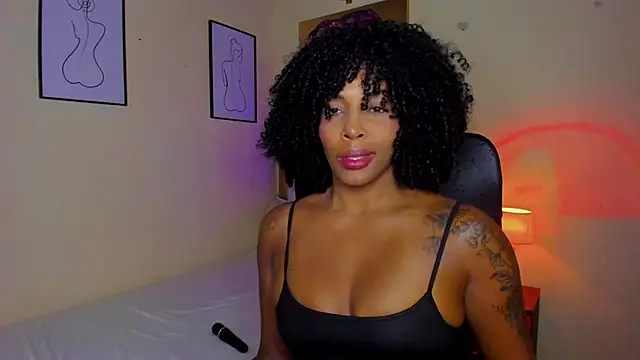 Snapshot of AitanaBrown_ chatting on November 3, 11:26 pm AitanaBrown online show from November 3, 11:26 pm