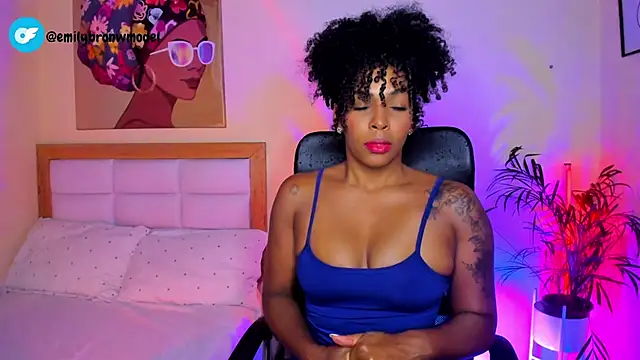 Snapshot of AitanaBrown_ chatting on May 15, 9:33 pm AitanaBrown online show from May 15, 9:33 pm