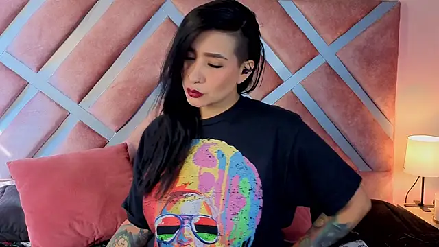  kelly hous36 online show from February 11, 1:05 pm