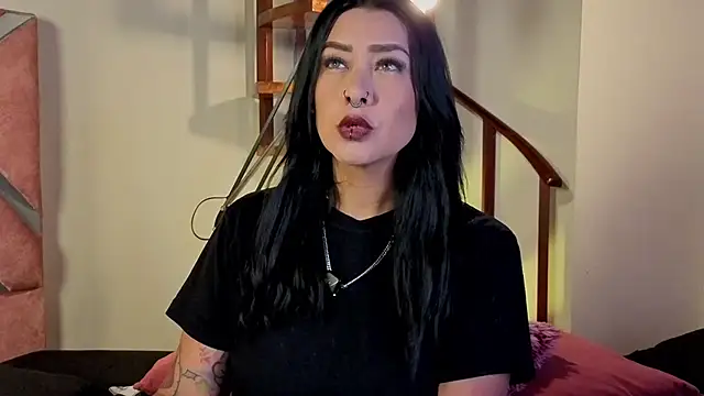  kelly hous36 online show from June 19, 1:04 pm