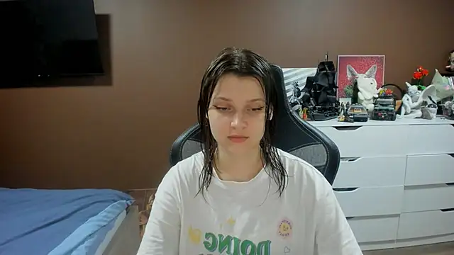 Snapshot of SoniNesti chatting on July 10, 3:36 pm SoniNesti online show from July 10, 3:36 pm