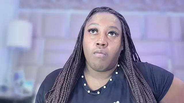 ShaniaBrownn online show from June 9, 7:36 pm