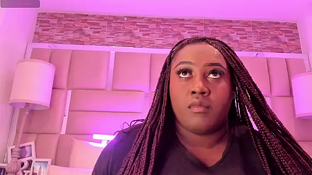 ShaniaBrownn online show from June 14, 8:11 pm