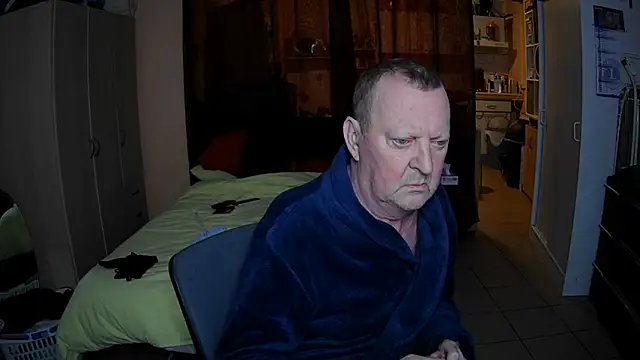 passifsoumis1963 online show from November 22, 5:28 am