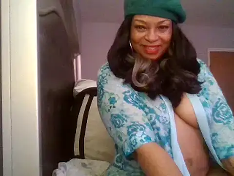 MSweetLindaParks online show from January 25, 3:52 pm