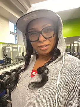 MSweetLindaParks online show from February 20, 12:04 pm