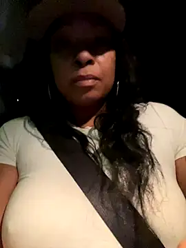 MSweetLindaParks online show from November 30, 7:56 am