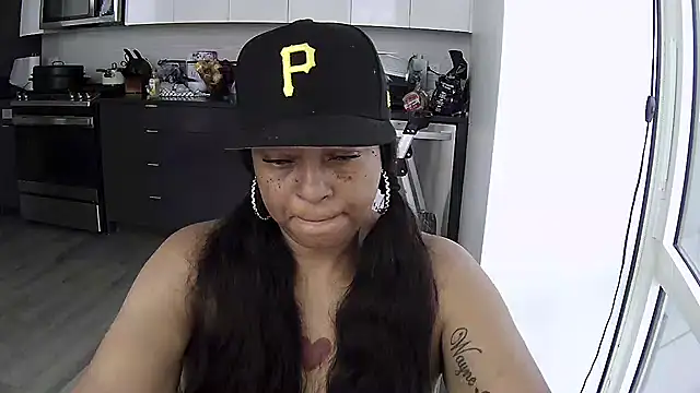 MSweetLindaParks online show from July 13, 2:53 pm