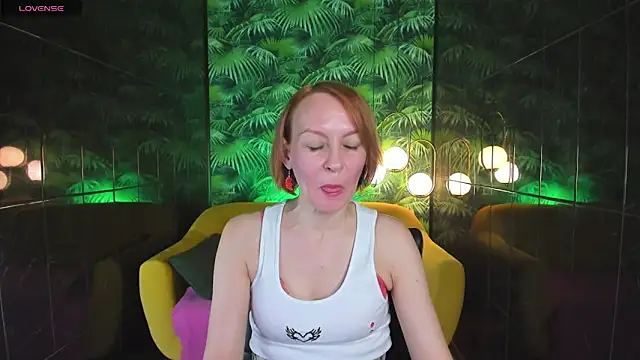 Snapshot of NikaGentle chatting on December 13, 5:49 am NikaGentle online show from December 13, 5:49 am