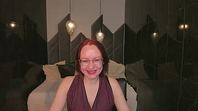 Snapshot of NikaGentle chatting on November 3, 6:47 am NikaGentle online show from November 3, 6:47 am