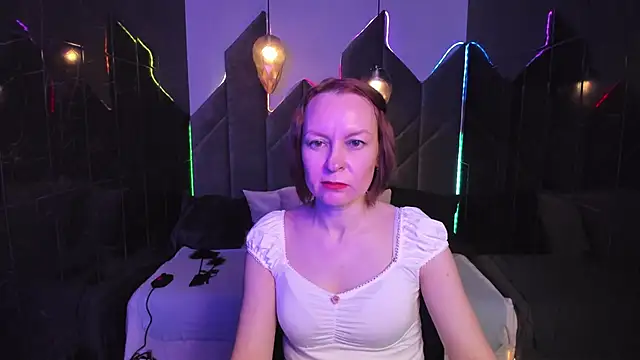 Snapshot of NikaGentle chatting on November 29, 5:43 am NikaGentle online show from November 29, 5:43 am