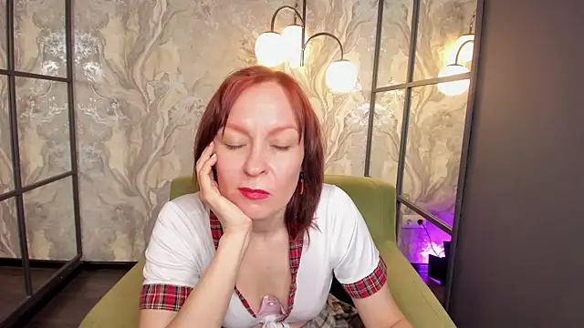 Snapshot of NikaGentle chatting on May 20, 5:35 am NikaGentle online show from May 20, 5:35 am