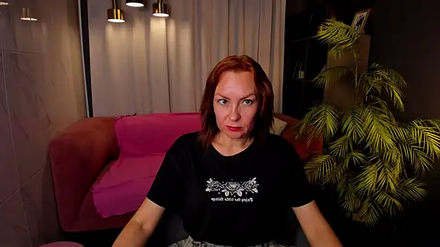 Snapshot of NikaGentle chatting on July 17, 5:47 am NikaGentle online show from July 17, 5:47 am