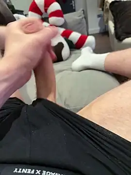 Snapshot of Britishboy99 chatting on December 21, 10:17 pm Britishboy99 online show from December 21, 10:17 pm