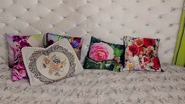 Snapshot of DoraMay chatting on November 24, 7:35 pm DoraMay online show from November 24, 7:35 pm