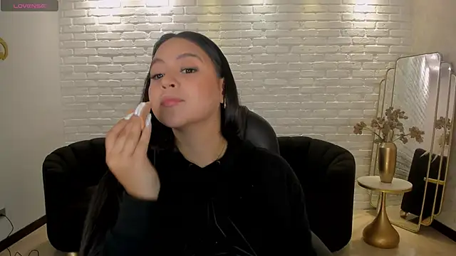 Snapshot of ToriCrossX chatting on March 8, 11:48 am ToriCrossX online show from March 8, 11:48 am