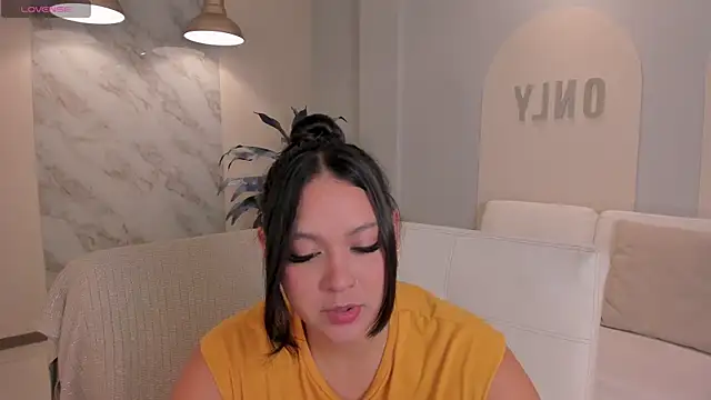 Snapshot of ToriCrossX chatting on October 10, 1:21 pm ToriCrossX online show from October 10, 1:21 pm