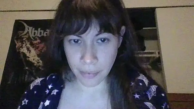 Snapshot of petitedoll29 chatting on December 4, 3:15 am petitedoll29 online show from December 4, 3:15 am