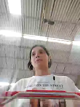 Snapshot of miaeyes chatting on December 12, 1:06 pm miaeyes online show from December 12, 1:06 pm