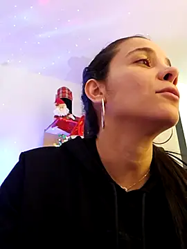 Snapshot of miaeyes chatting on December 30, 3:57 pm miaeyes online show from December 30, 3:57 pm