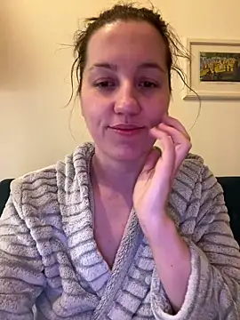 Snapshot of Nicole-Ray chatting on February 26, 5:28 am Nicole-Ray online show from February 26, 5:28 am