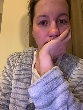 Snapshot of Nicole-Ray chatting on March 16, 5:24 am Nicole-Ray online show from March 16, 5:24 am