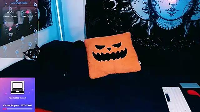 Marieblueeyes online show from February 24, 12:36 pm