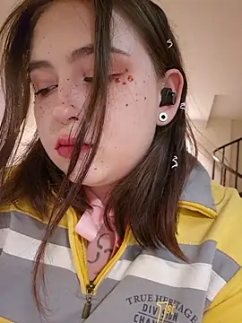 Snapshot of Yammy_Yumi chatting on November 30, 11:31 pm Yammy Yumi online show from November 30, 11:31 pm