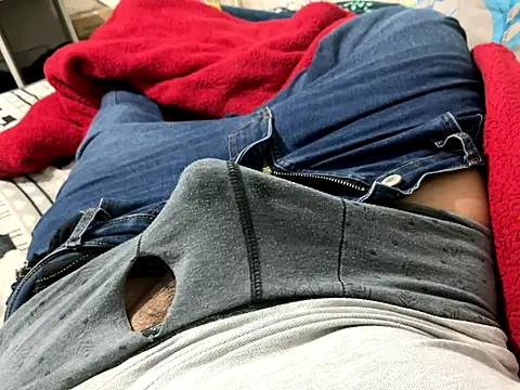 Snapshot of elvis0966 chatting on December 5, 1:09 pm elvis0966 online show from December 5, 1:09 pm