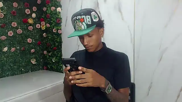 Snapshot of ManSant chatting on July 25, 6:05 pm ManSant online show from July 25, 6:05 pm
