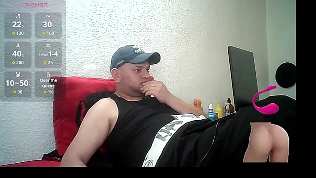 Snapshot of SexDiffrent chatting on October 6, 8:50 pm SexDiffrent online show from October 6, 8:50 pm