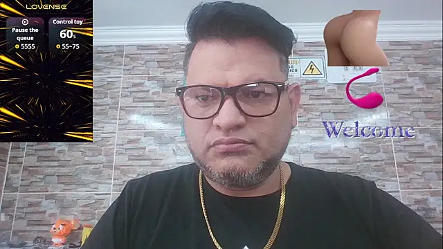 Snapshot of SexDiffrent chatting on October 21, 6:30 pm SexDiffrent online show from October 21, 6:30 pm