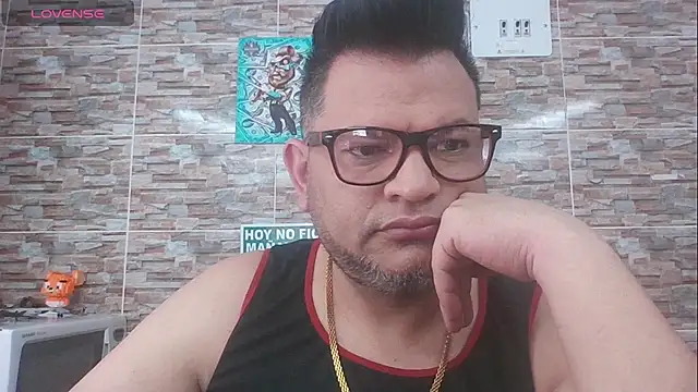 Snapshot of SexDiffrent chatting on October 25, 4:24 pm SexDiffrent online show from October 25, 4:24 pm