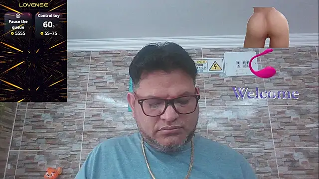 Snapshot of SexDiffrent chatting on October 26, 4:57 pm SexDiffrent online show from October 26, 4:57 pm