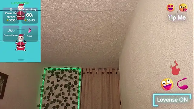 Snapshot of SexDiffrent chatting on December 13, 7:53 pm SexDiffrent online show from December 13, 7:53 pm