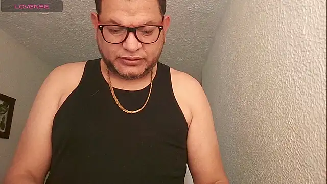 Snapshot of SexDiffrent chatting on December 14, 2:44 pm SexDiffrent online show from December 14, 2:44 pm